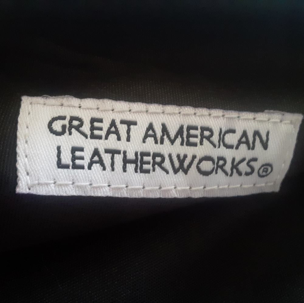 Great American Leather Works Snap open clutch - Picture 4 of 8